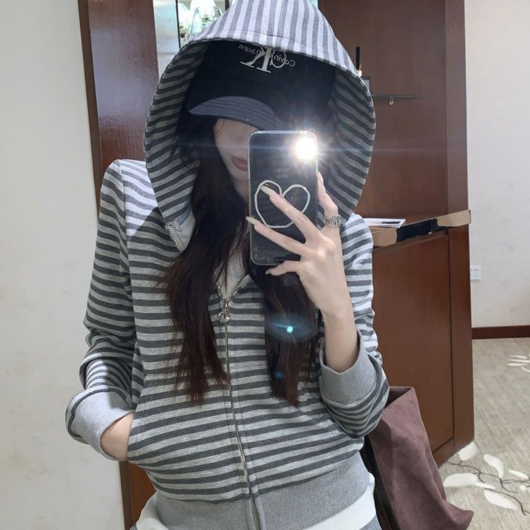Women's Striped Zip-Up Hoodie Cardigan – Long Sleeve Short Style Y2K Casual Sweatshirt, Loose Fit Aesthetic Streetwear Top for Everyday & Layering